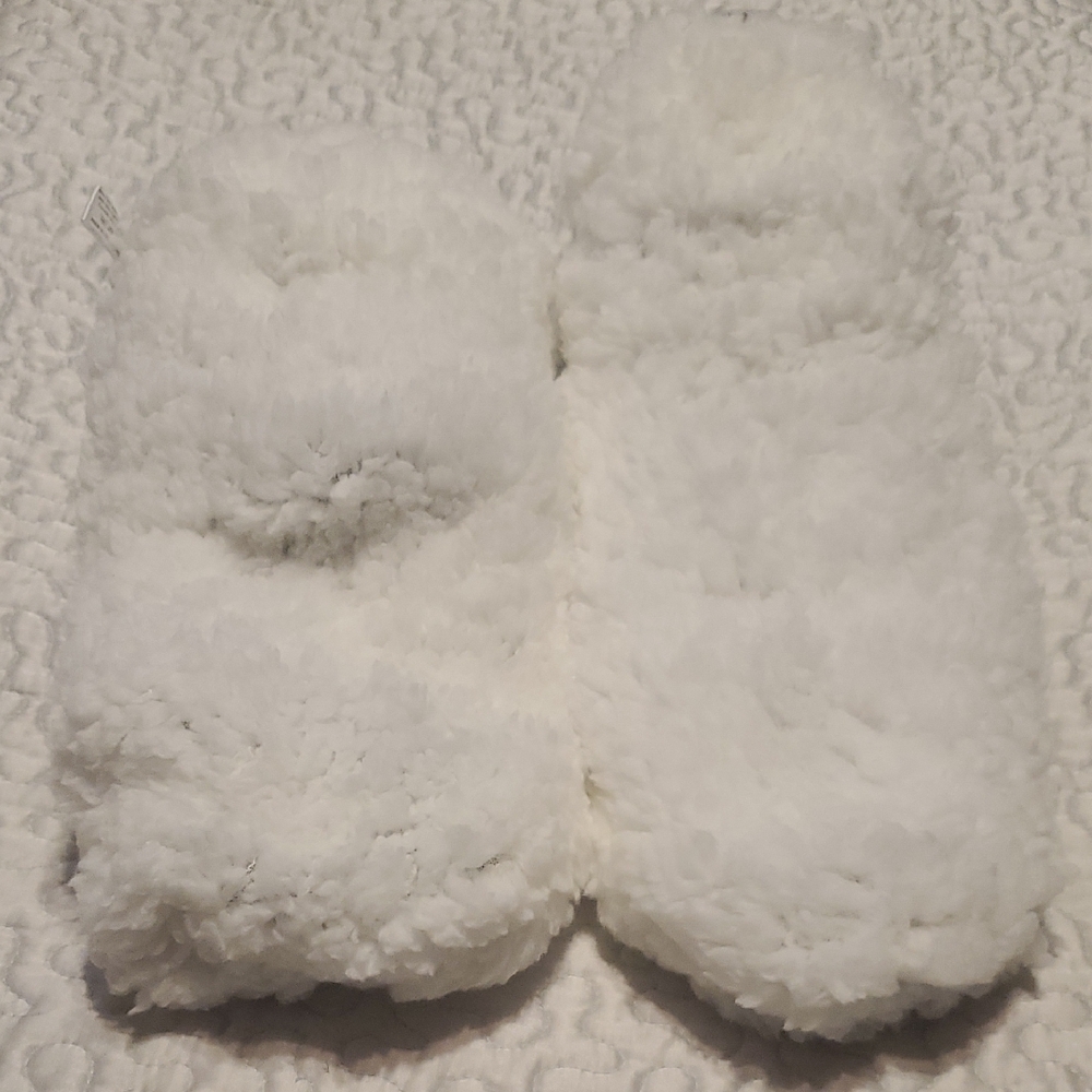 Cozy Black and White Knit Mittens - Picture 8 of 9